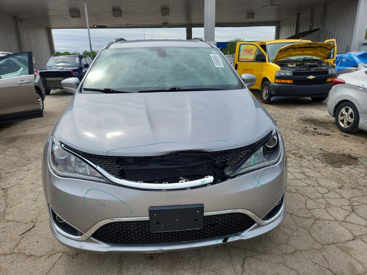 Chrysler Pacifica Touring L