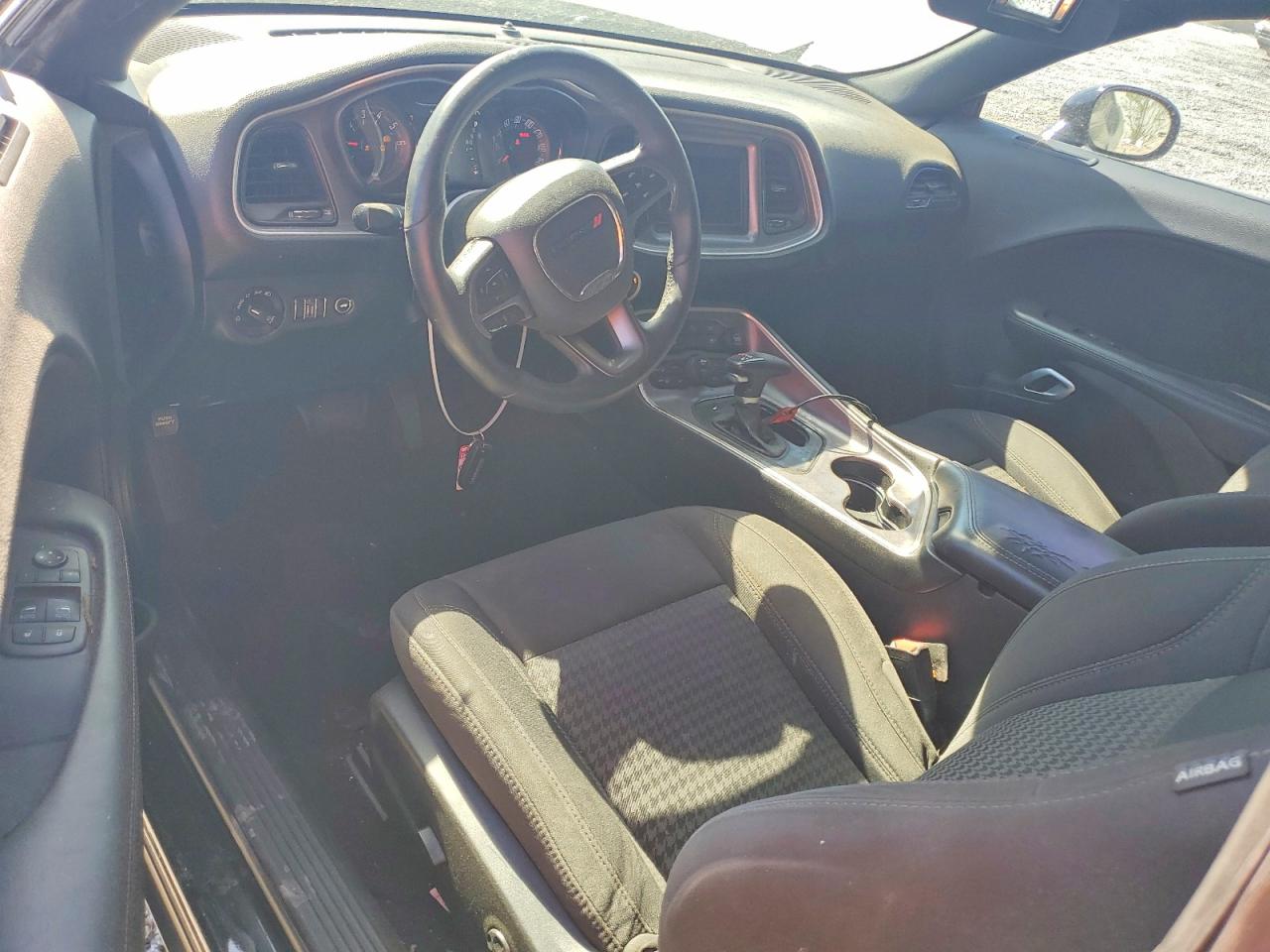 Dodge Challenger Sxt