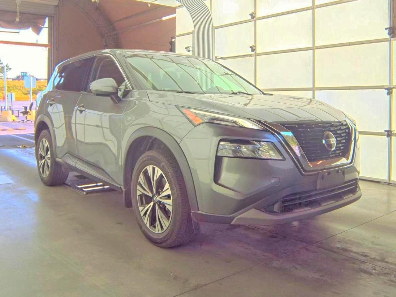 Salvage Nissan Rogue Image