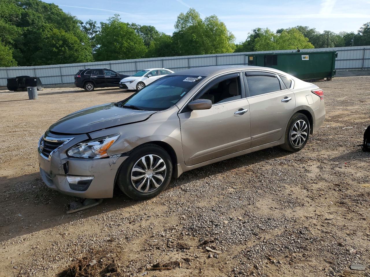 Salvage Nissan Altima Image