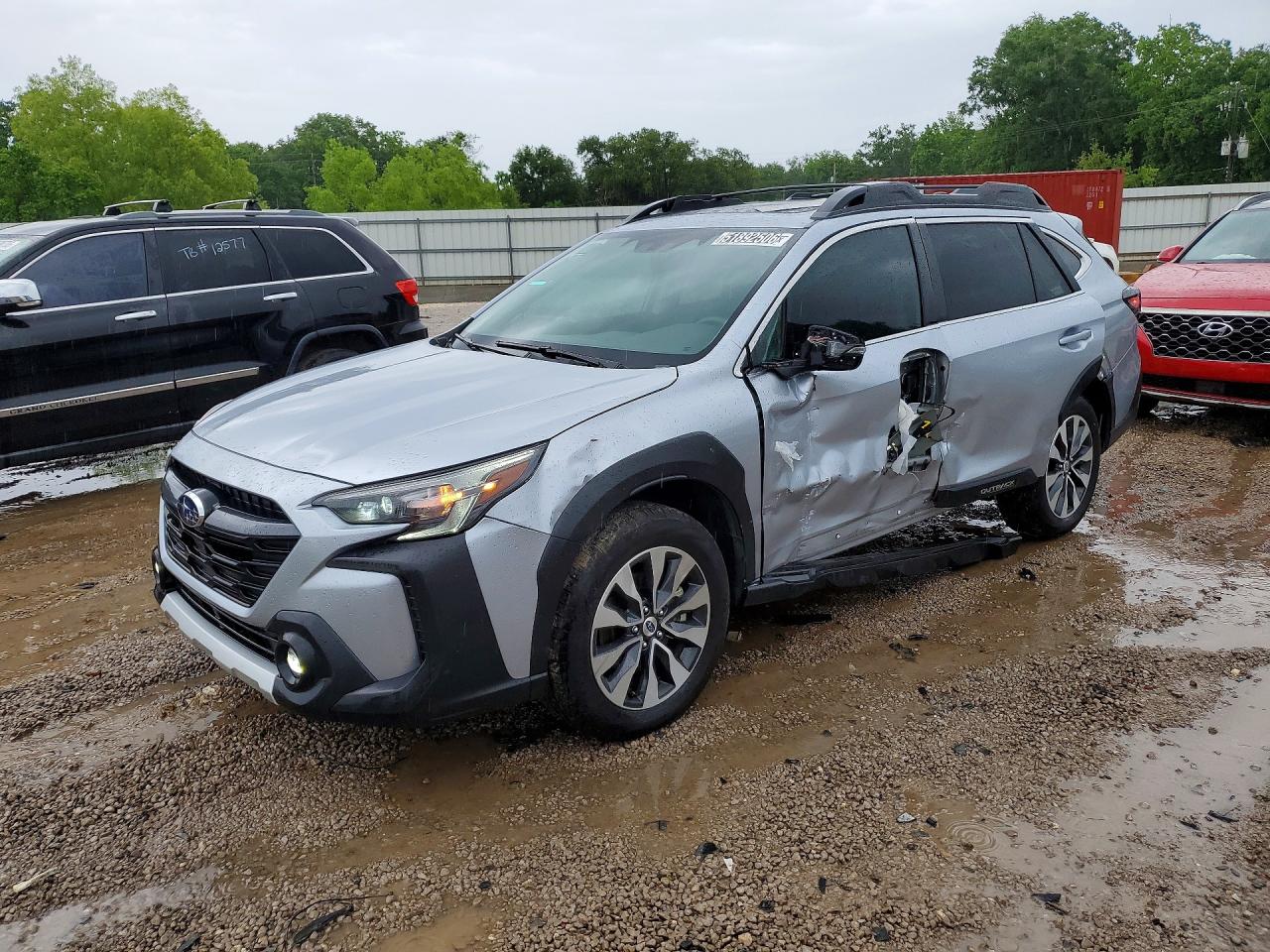 Salvage Subaru Outback Image