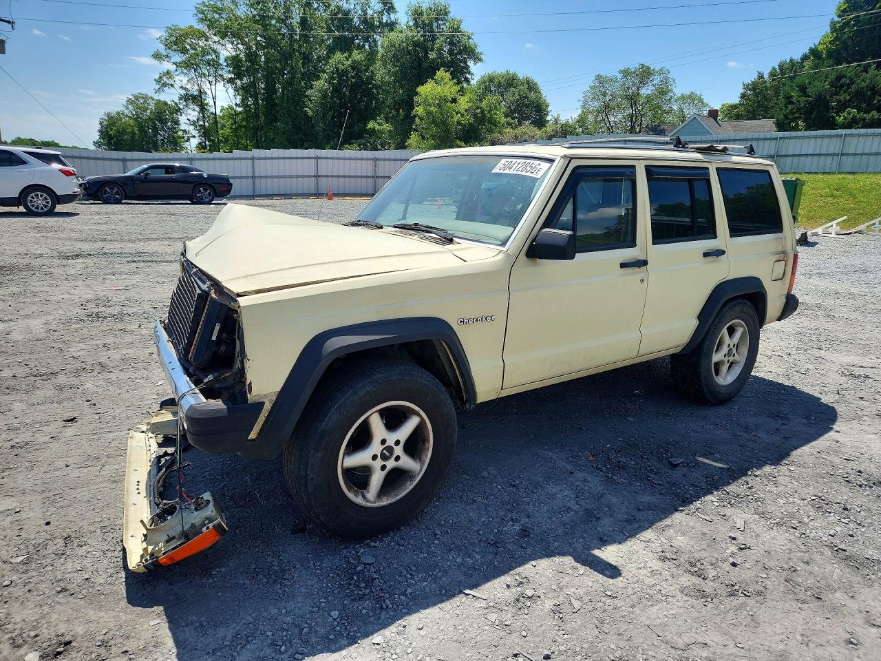 Salvage Jeep Cherokee Image