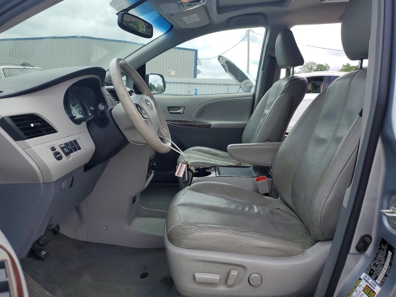 Toyota Sienna Xle 7-passenger