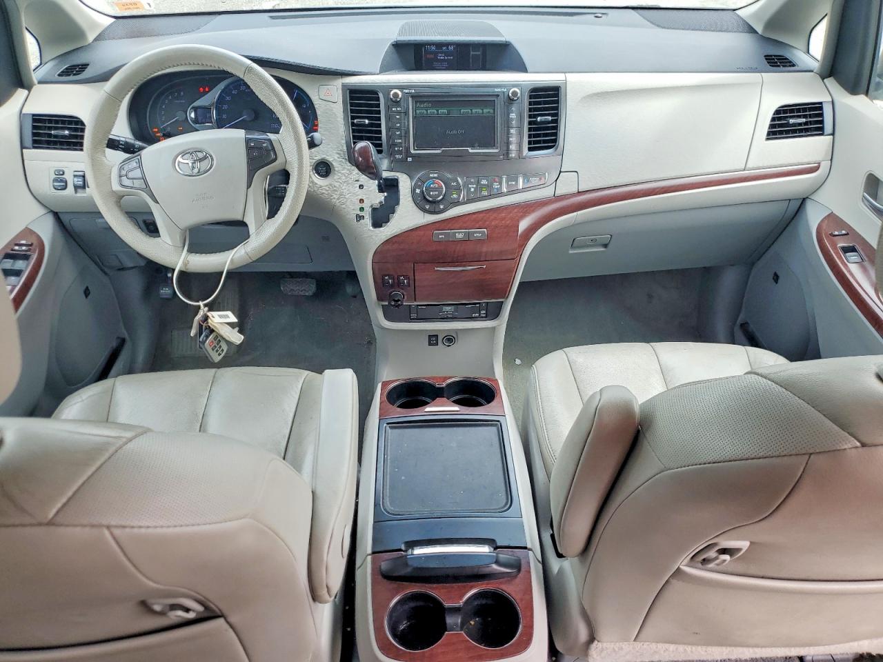 Toyota Sienna Xle 7-passenger