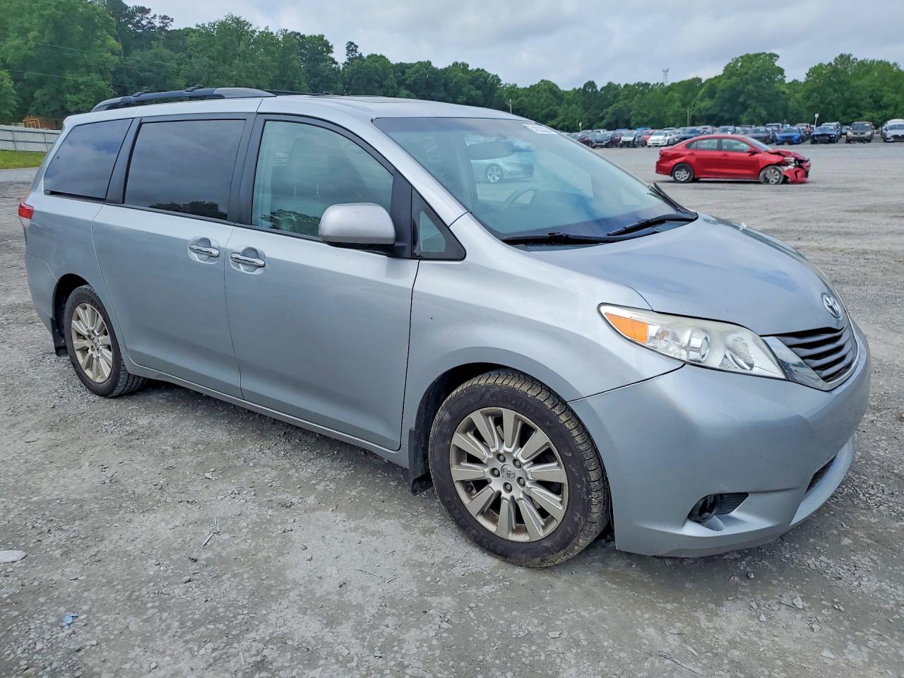 Toyota Sienna Xle 7-passenger