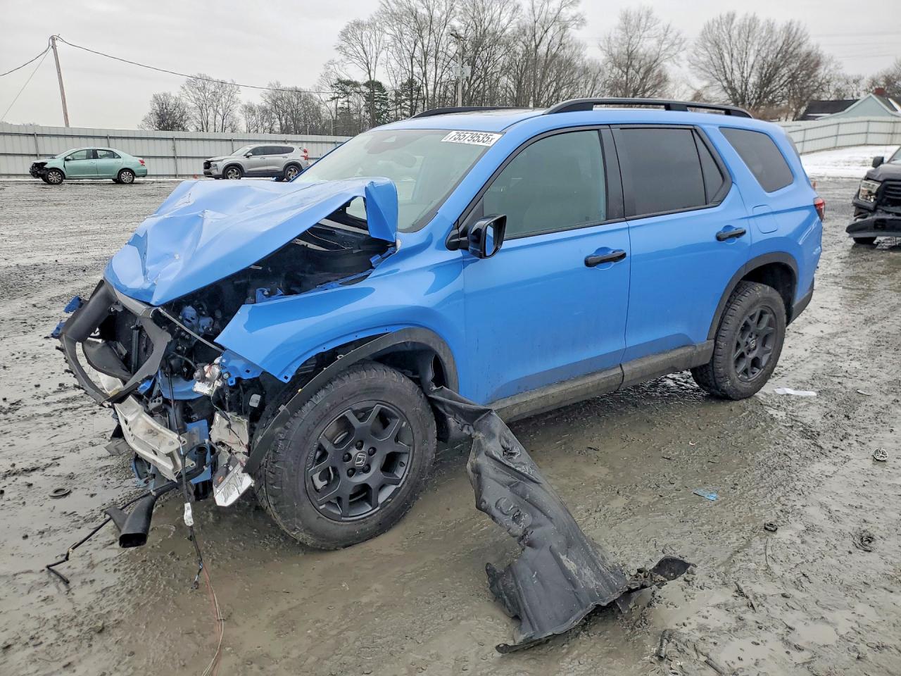 Salvage Honda Pilot Image