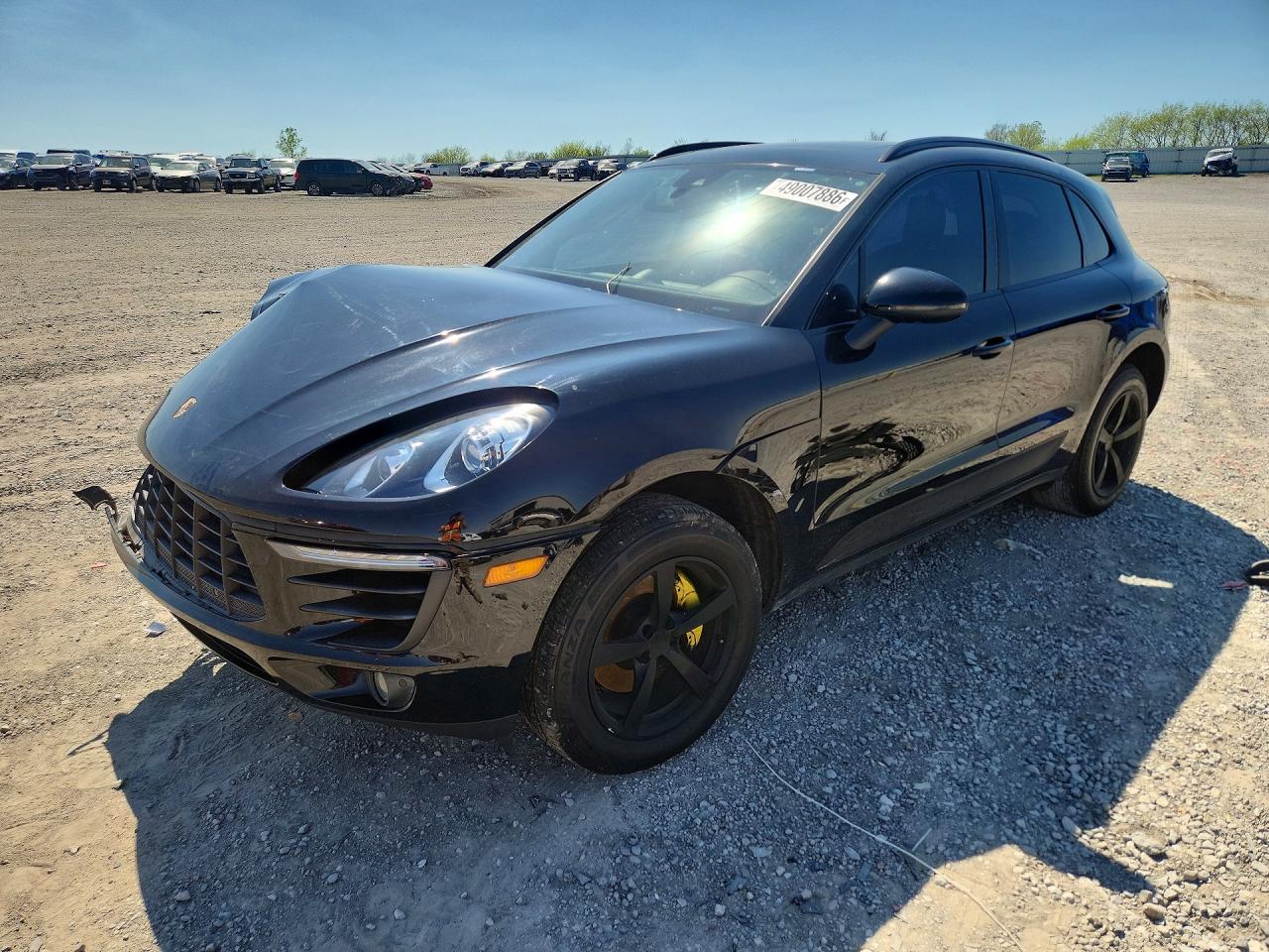 Salvage Porsche Macan Image
