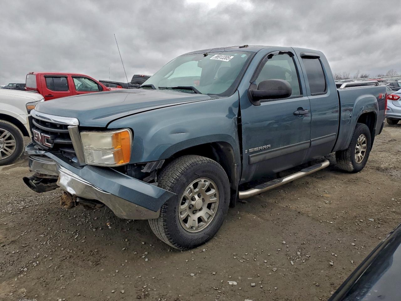 Salvage GMC Sierra Image