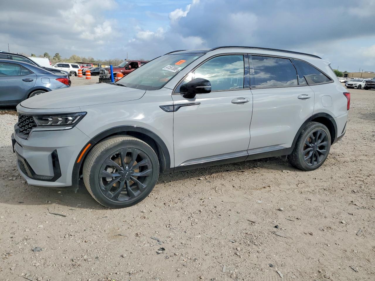 Salvage Kia Sorento Image