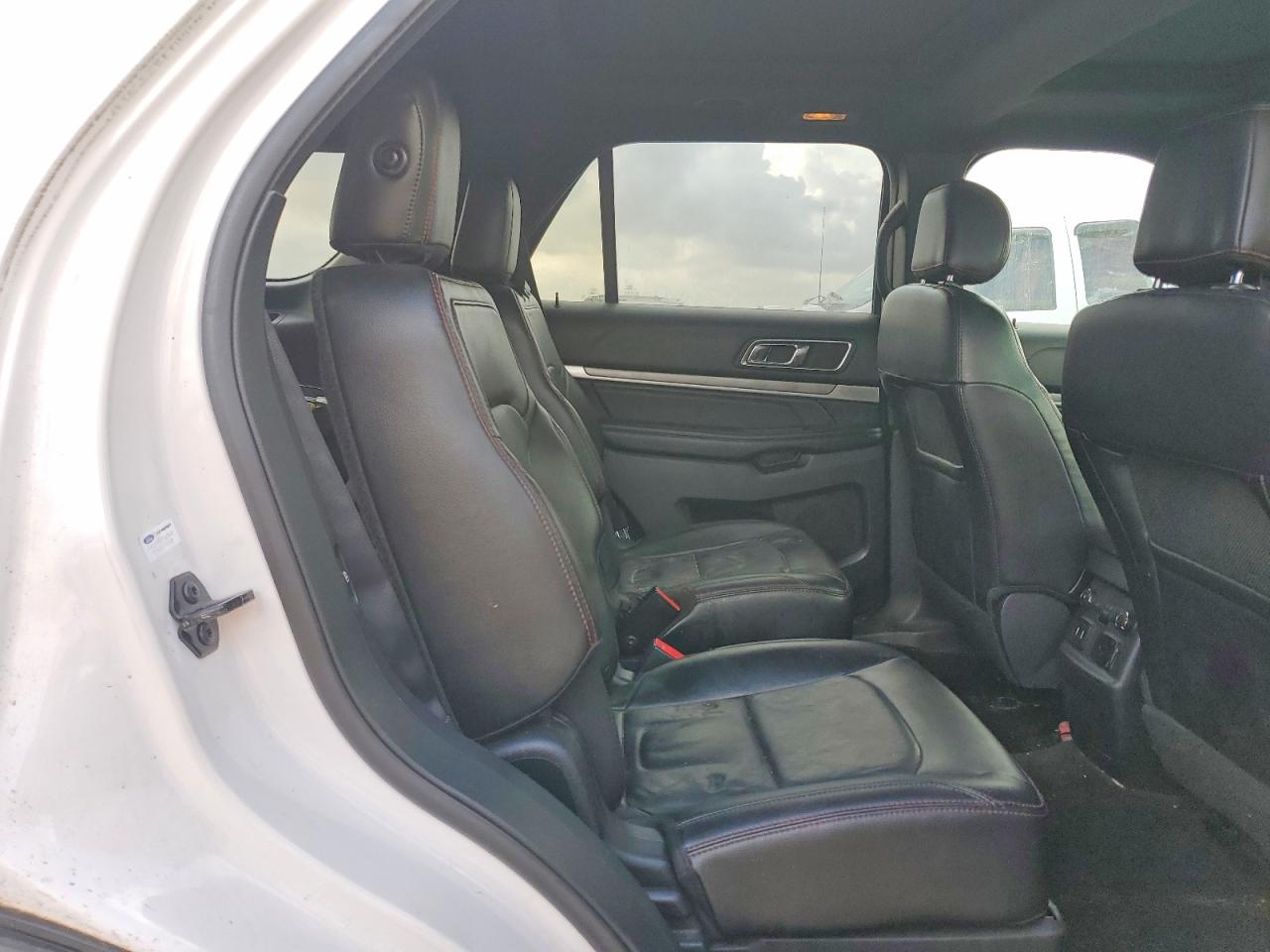 Ford Explorer Sport