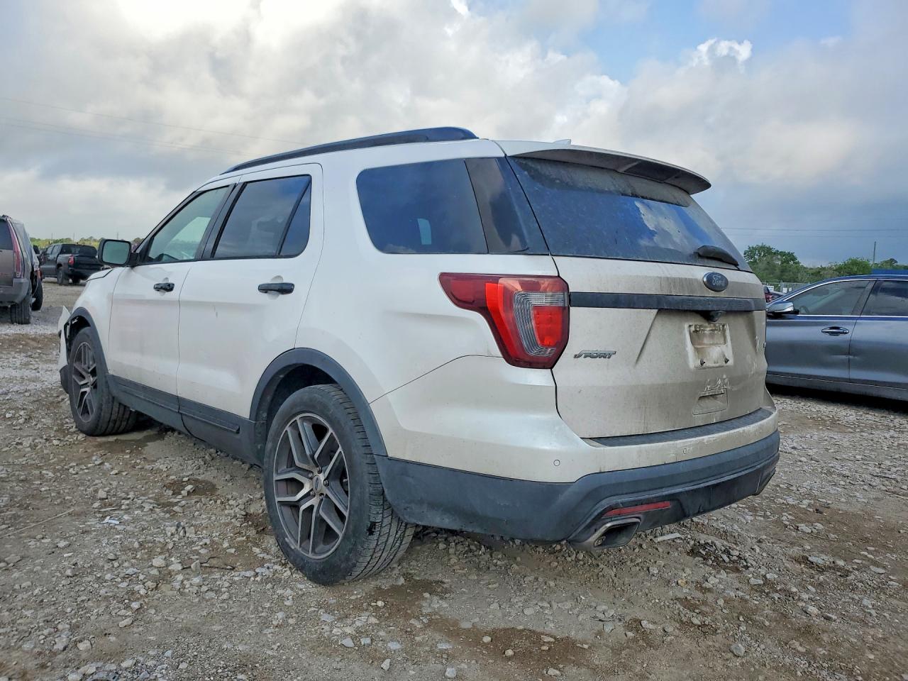 Ford Explorer Sport