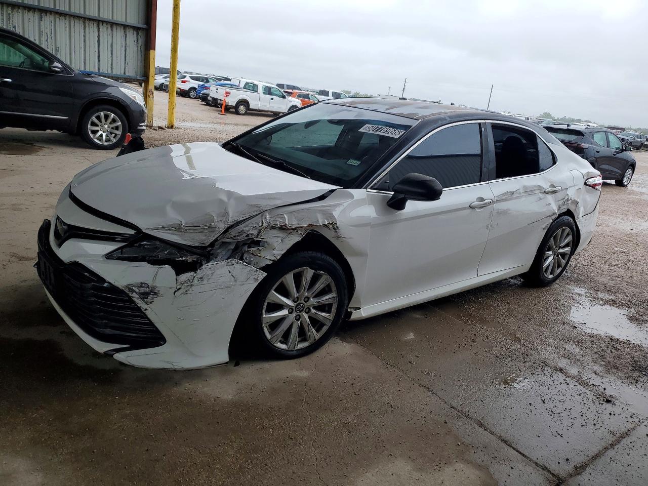 Salvage Toyota Camry Image