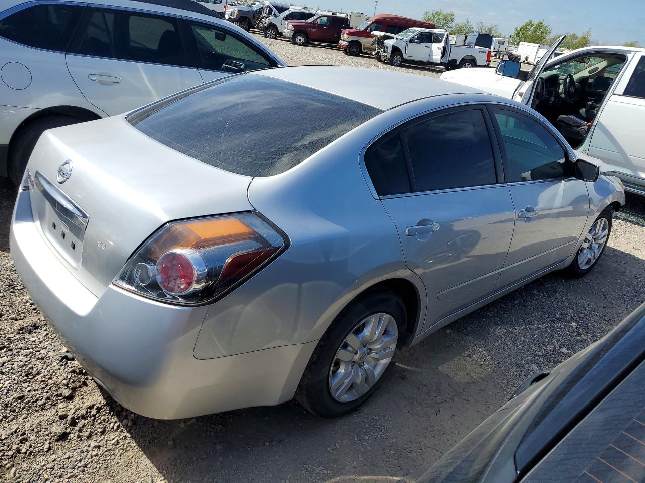 Nissan Altima Base