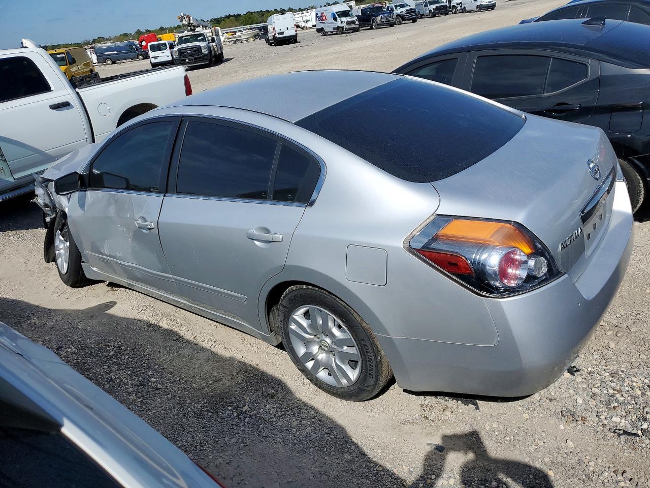 Nissan Altima Base