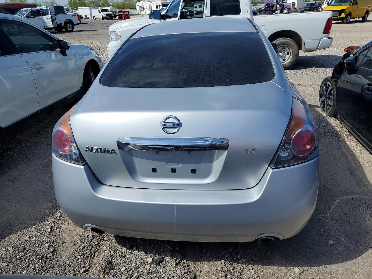 Nissan Altima Base