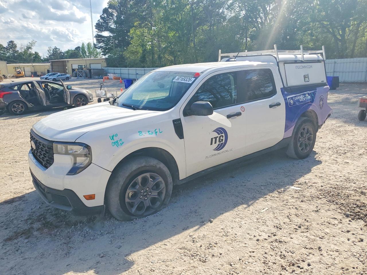 Salvage Ford Maverick Image