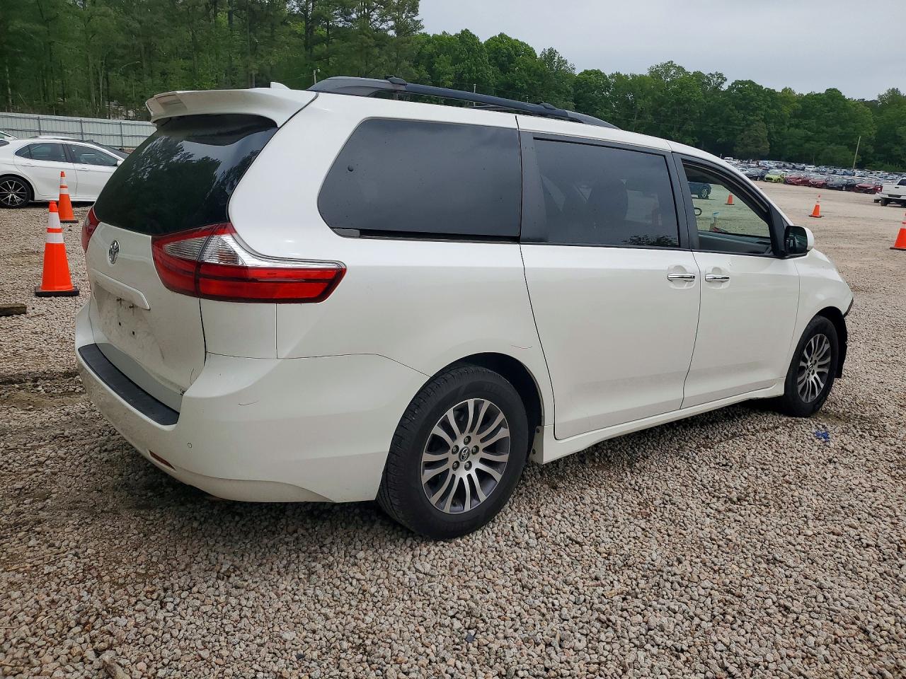 Toyota Sienna Xle 8-passenger