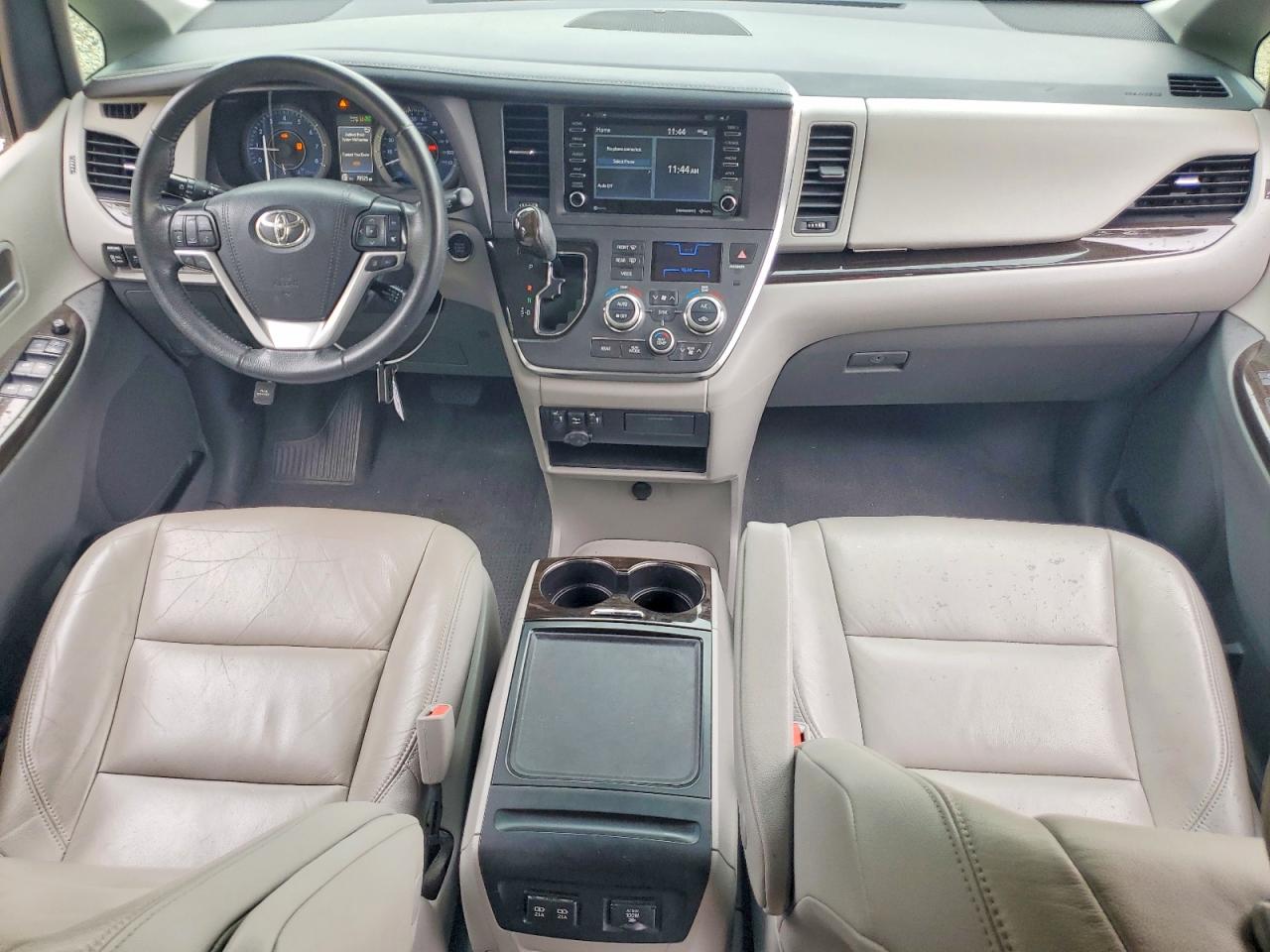 Toyota Sienna Xle 8-passenger