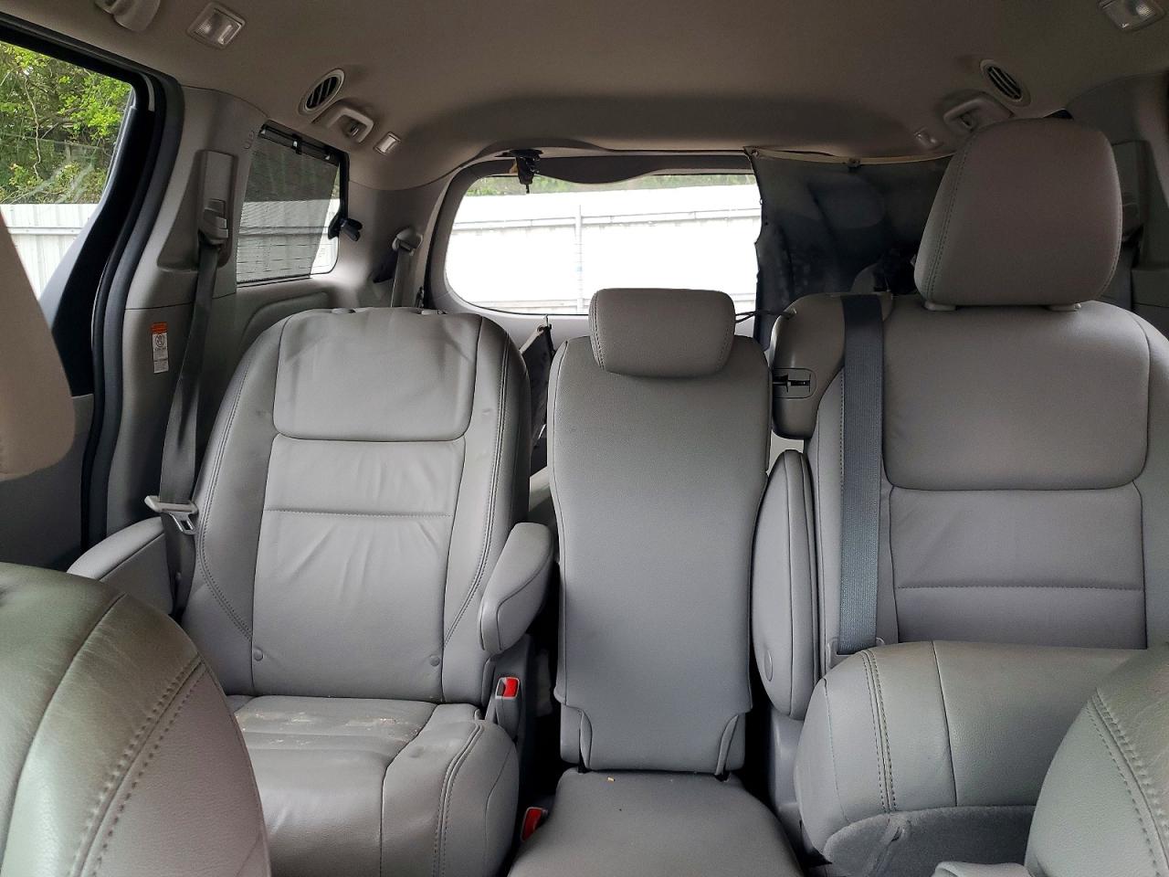 Toyota Sienna Xle 8-passenger