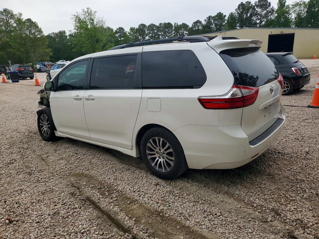 Toyota Sienna Xle 8-passenger