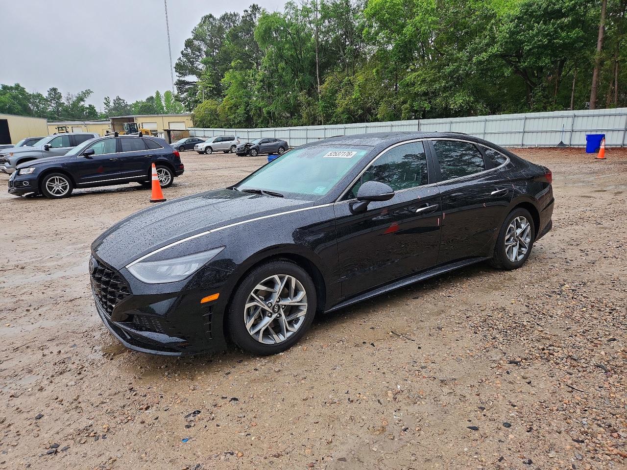 Salvage Hyundai SONATA Image