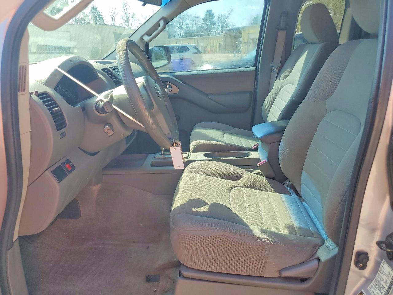 Nissan Frontier S