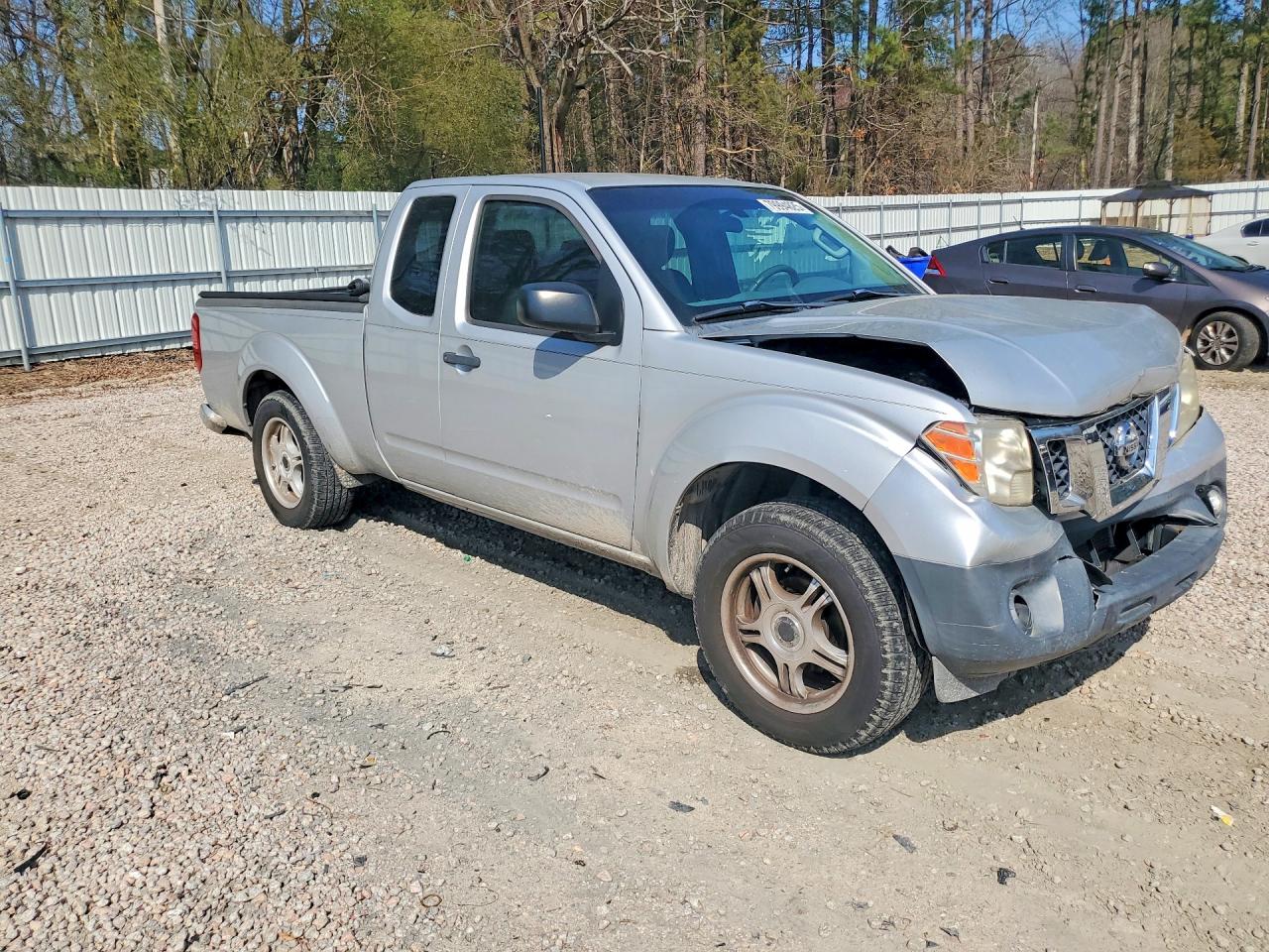 Nissan Frontier S