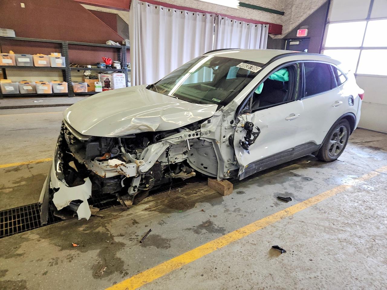 Salvage Ford Escape Image