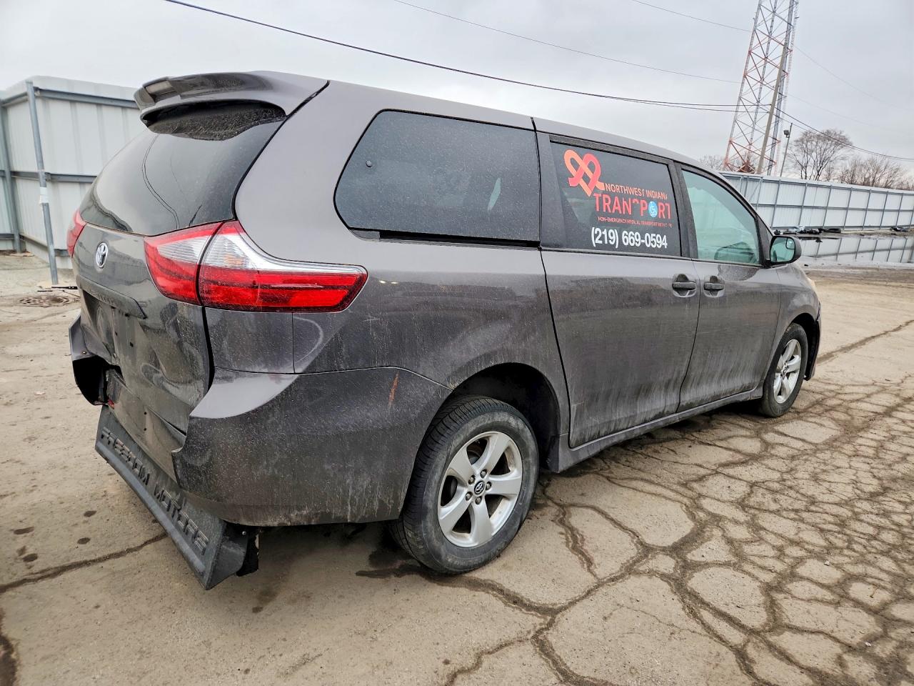 Toyota Sienna L