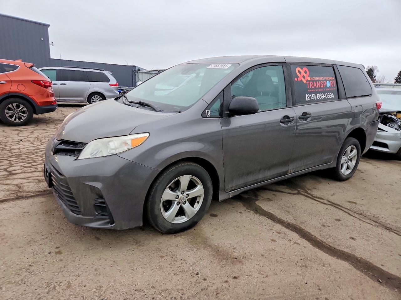 Salvage Toyota Sienna Image