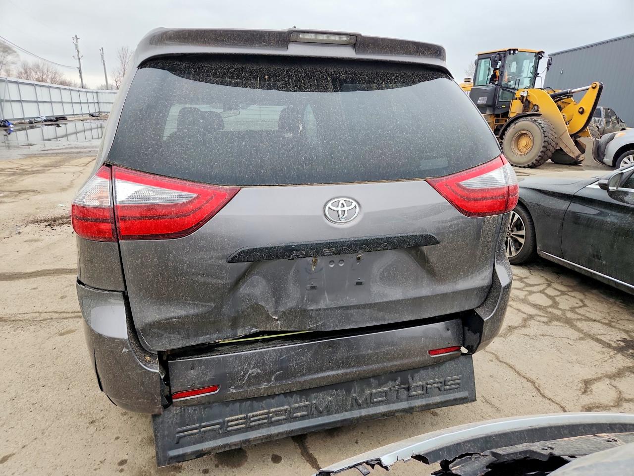 Toyota Sienna L
