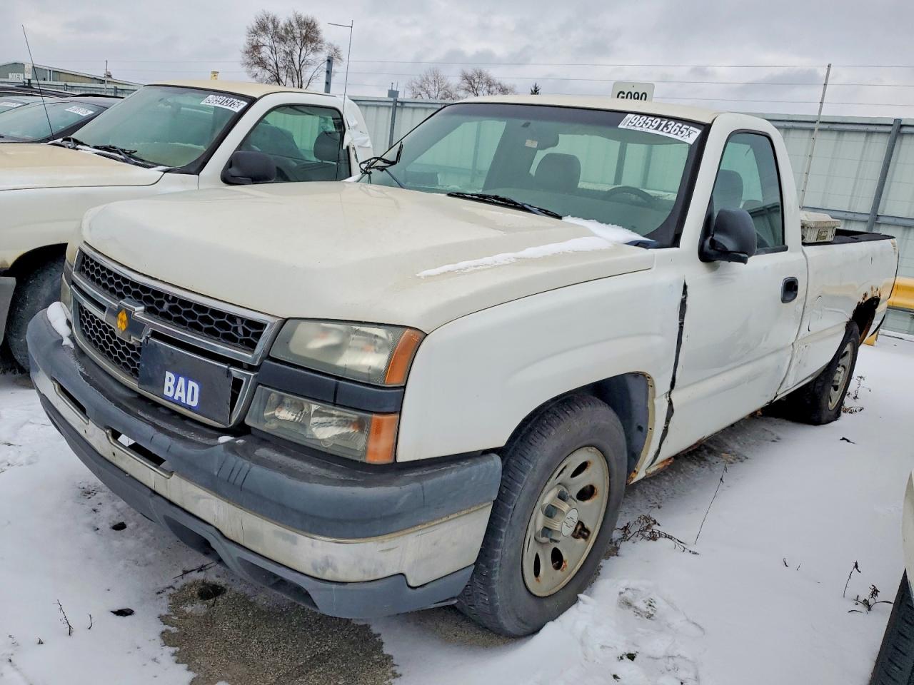 Salvage Chevrolet Silverado Image