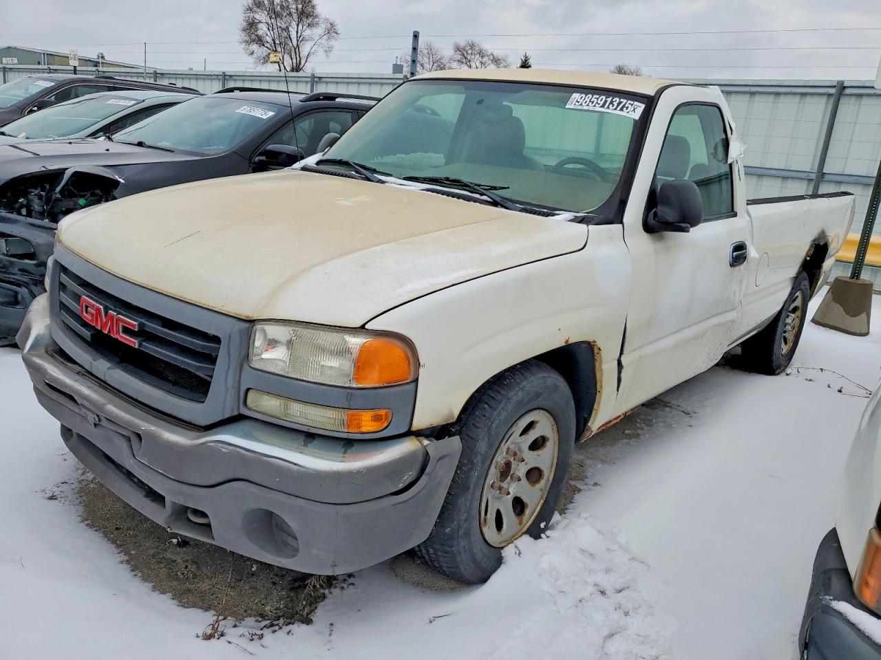 Salvage GMC Sierra Image