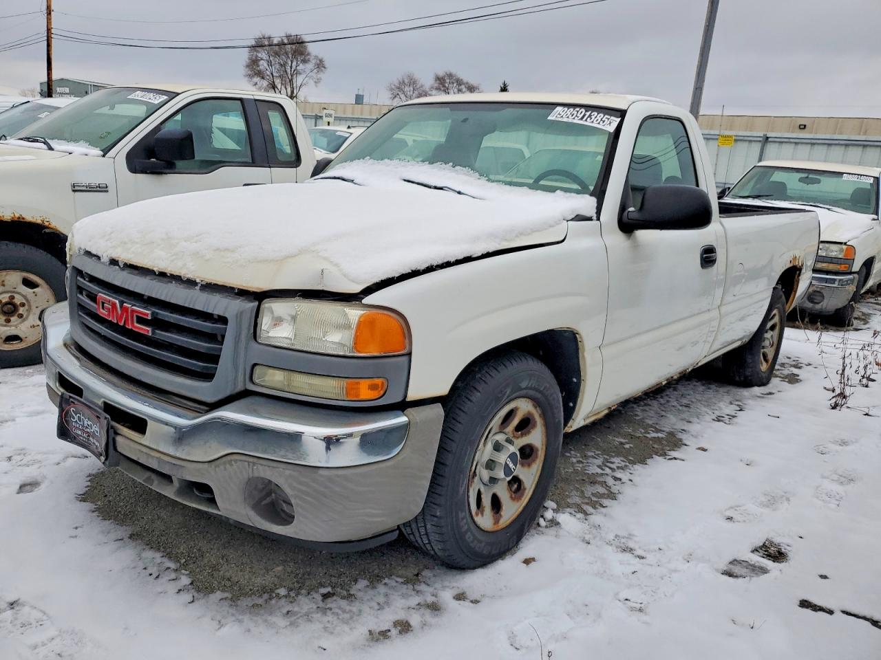 Salvage GMC Sierra Image