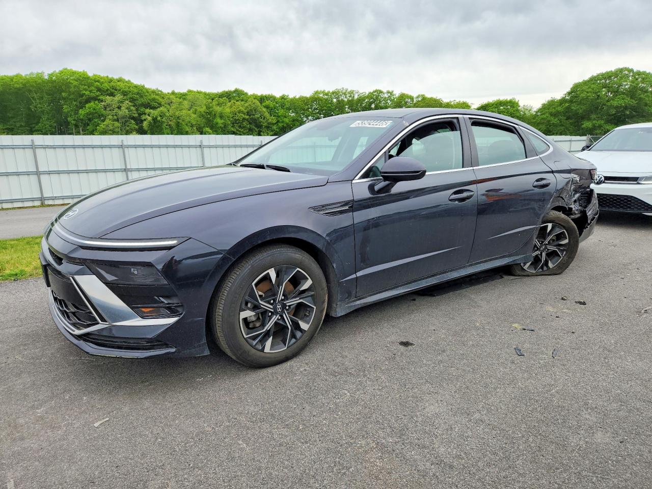 Salvage Hyundai SONATA Image