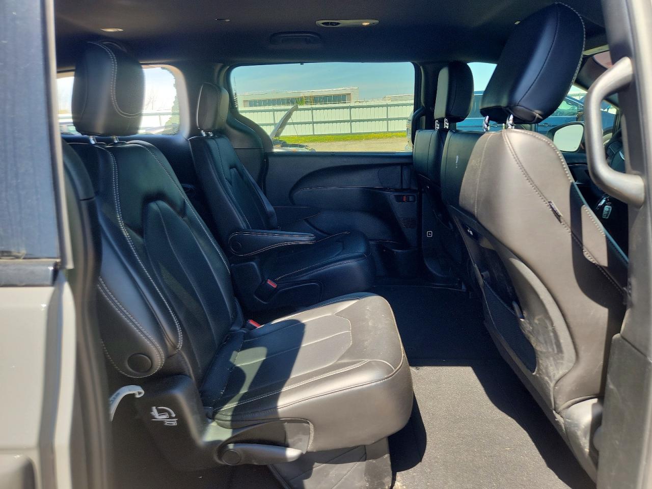 Chrysler Pacifica Touring L