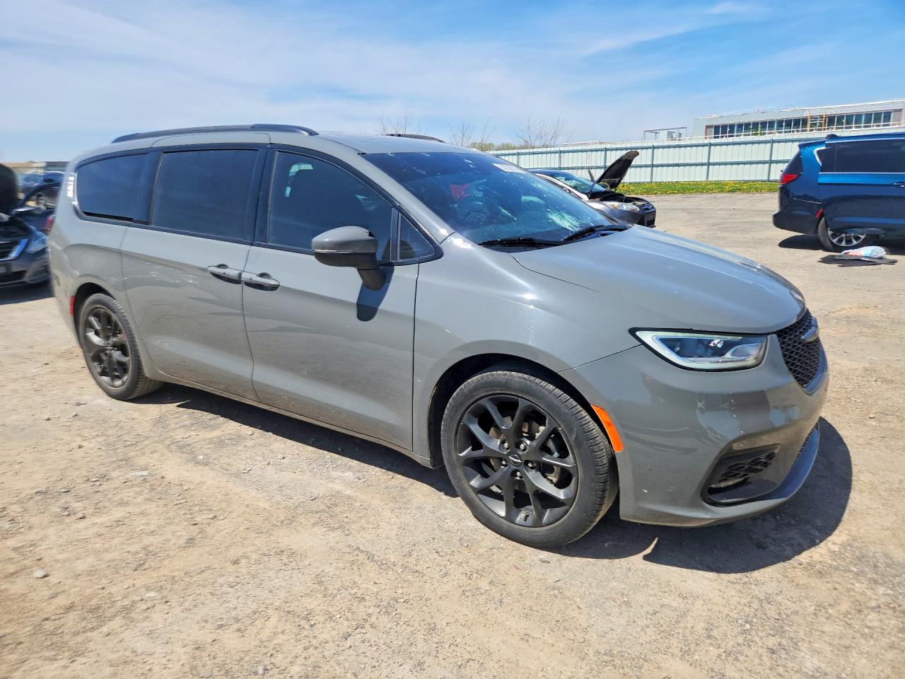 Chrysler Pacifica Touring L