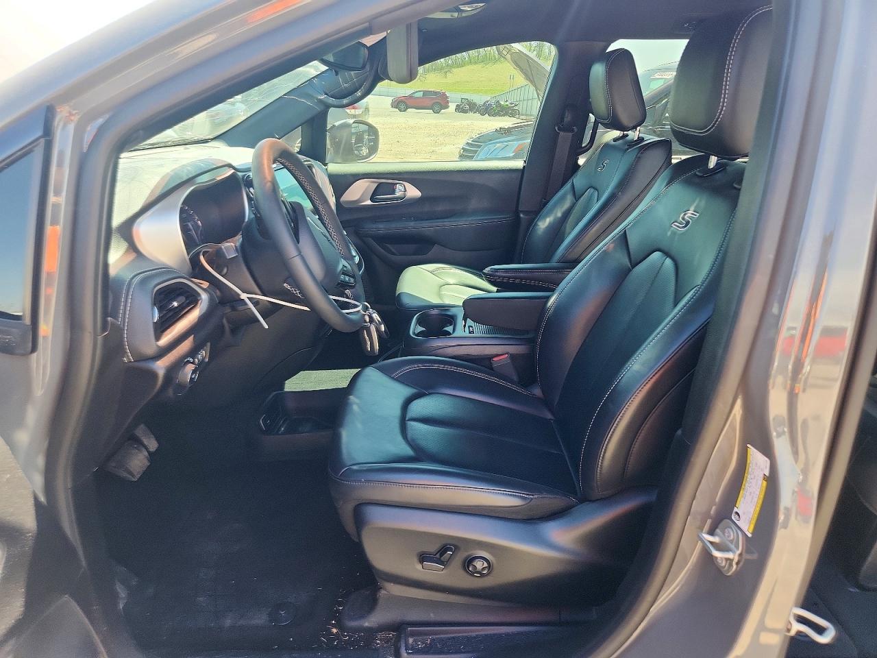 Chrysler Pacifica Touring L