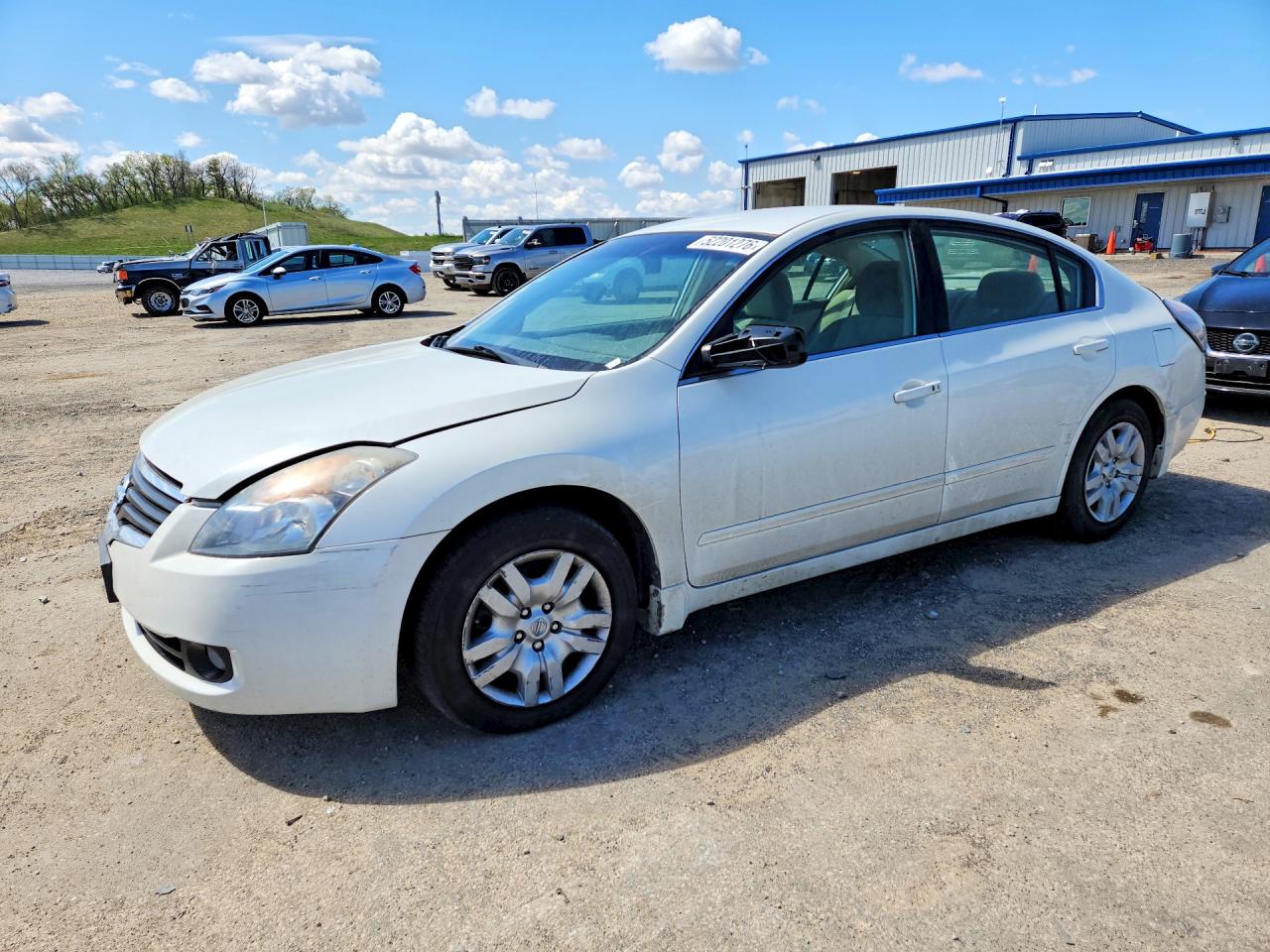 Salvage Nissan Altima Image