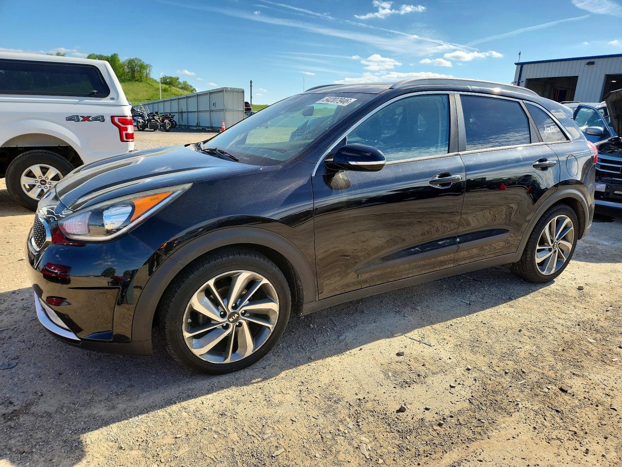 Salvage Kia Niro Image