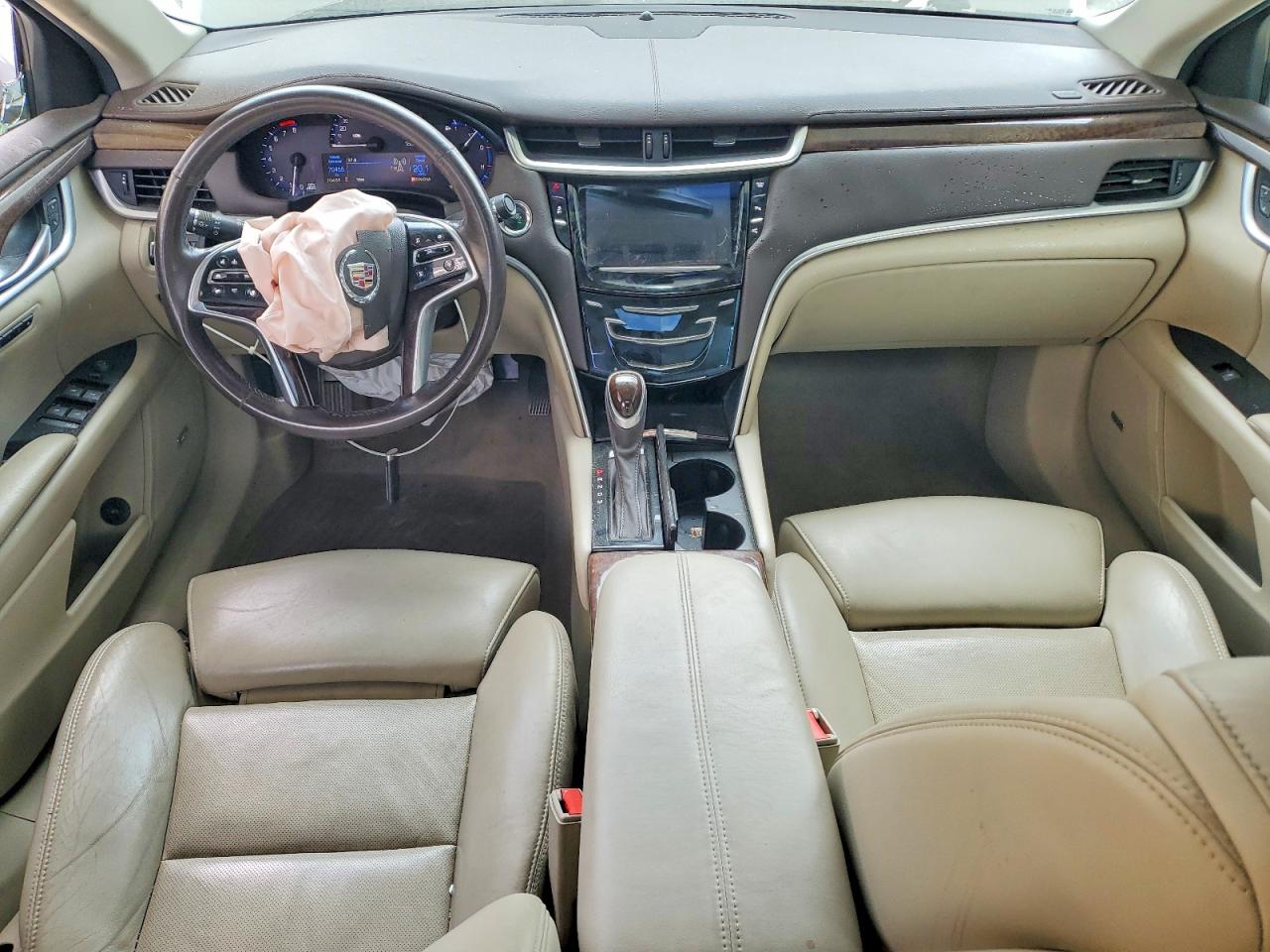 Cadillac XTS Luxury Collection