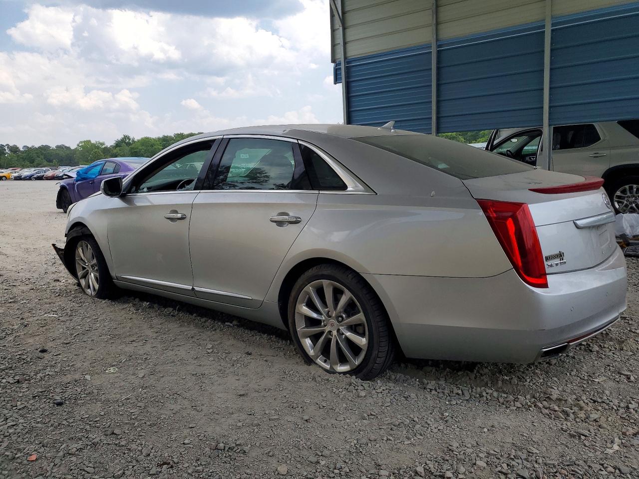 Cadillac XTS Luxury Collection