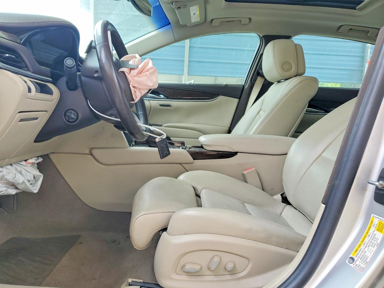 Cadillac XTS Luxury Collection