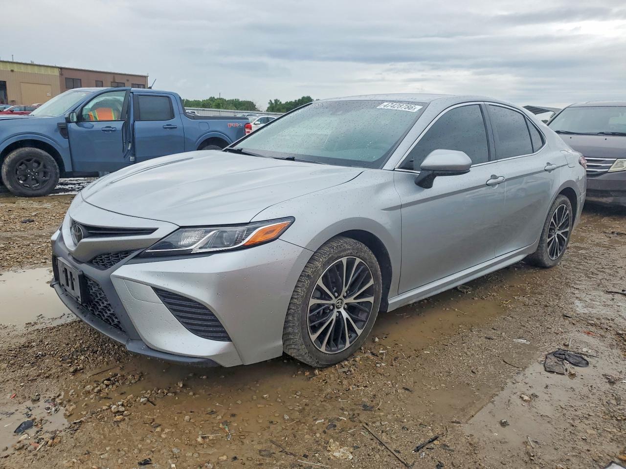 Salvage Toyota Camry Image