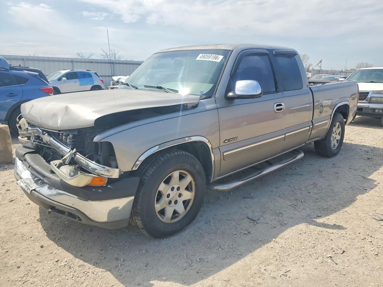 Salvage Chevrolet Silverado Image