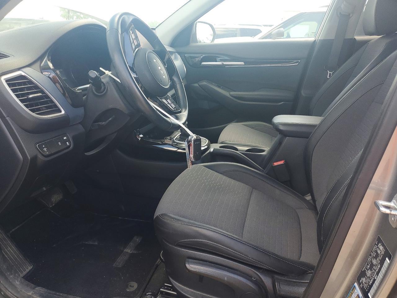Kia Seltos S