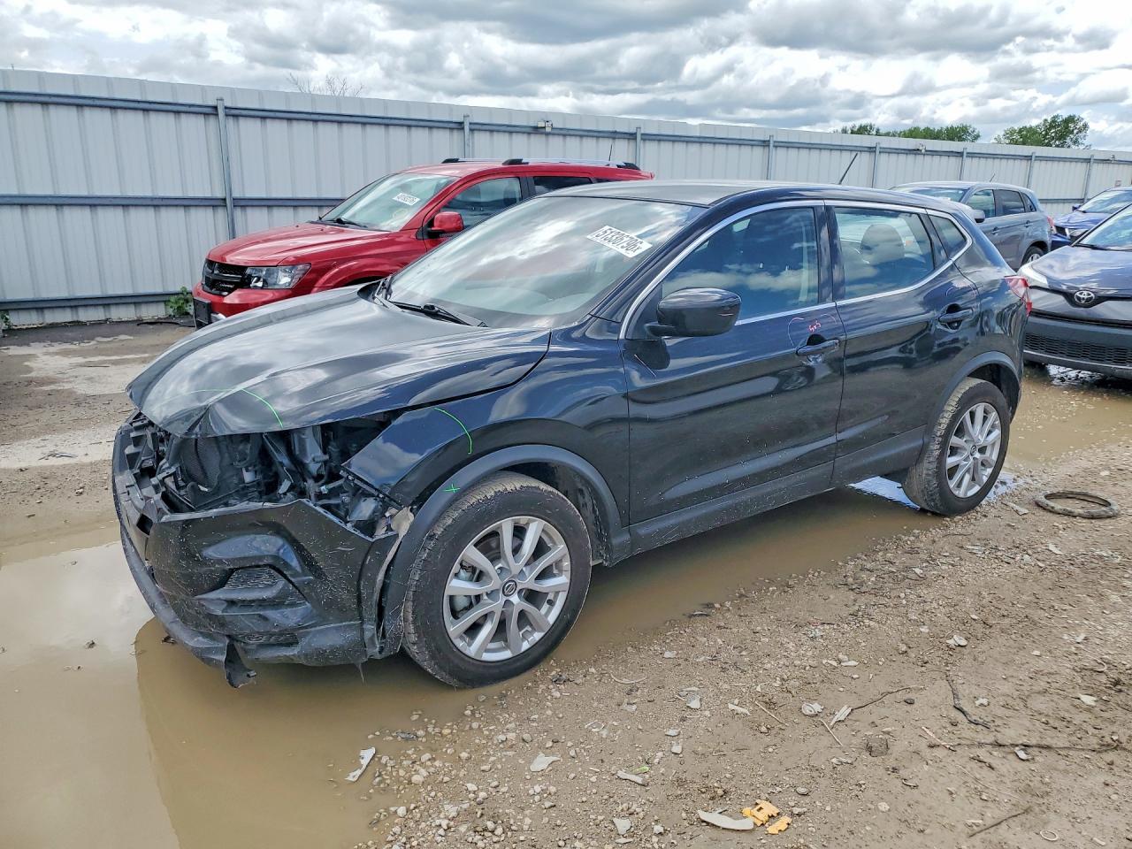 Salvage Nissan Rogue Image