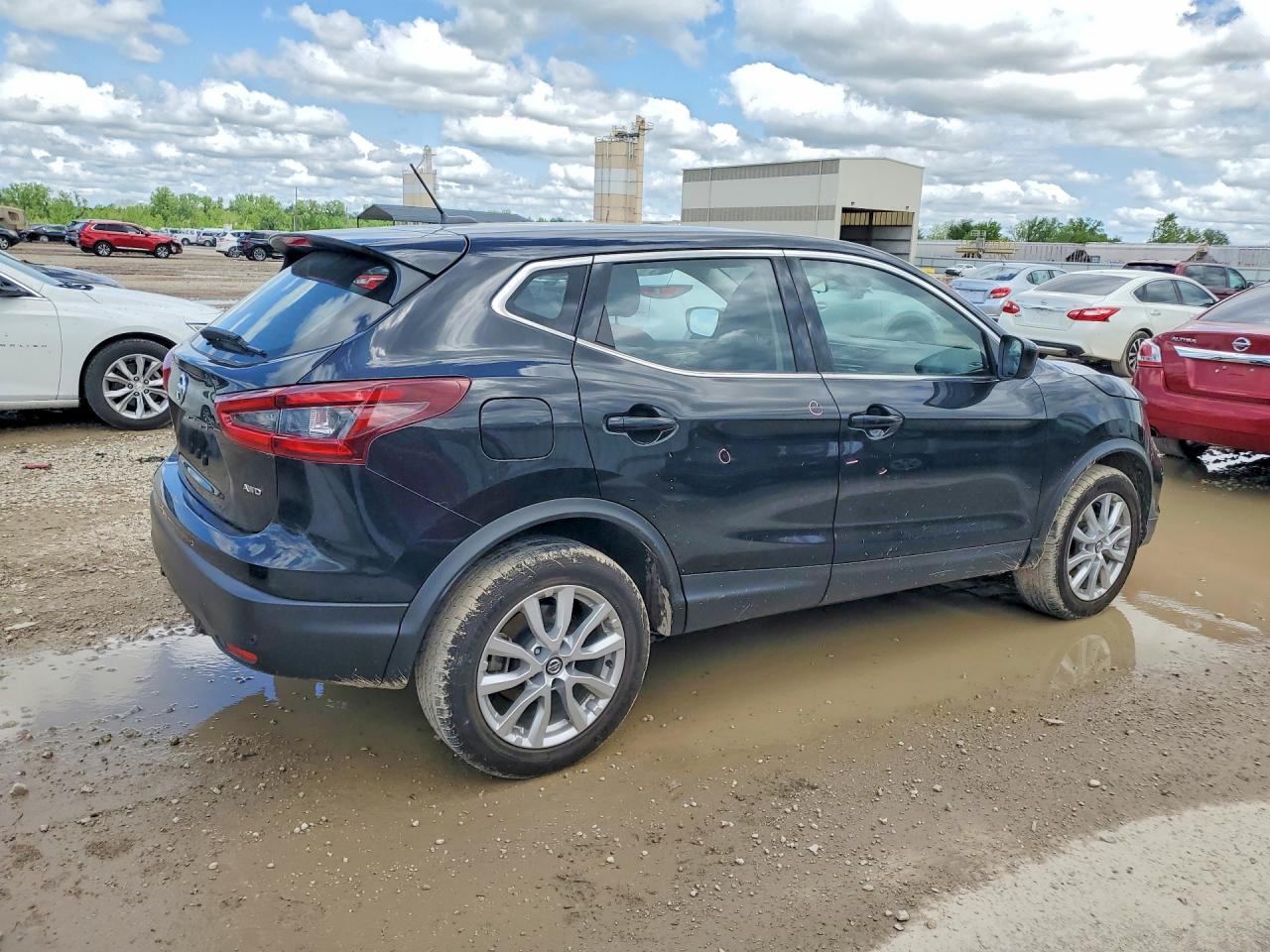 Nissan Rogue S