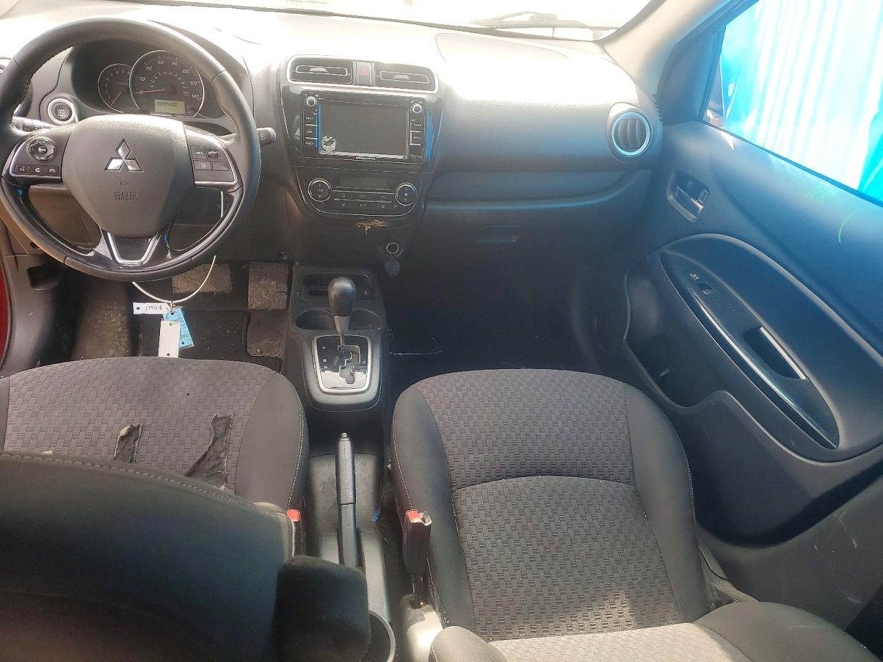 Mitsubishi Mirage Se