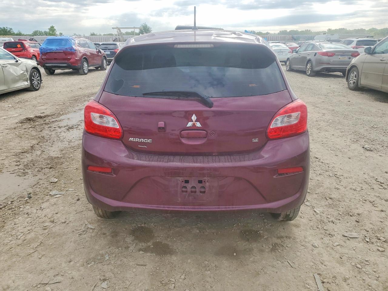 Mitsubishi Mirage Se